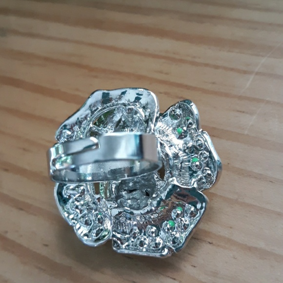 Green Stone Bling Ring - Picture 3 of 5